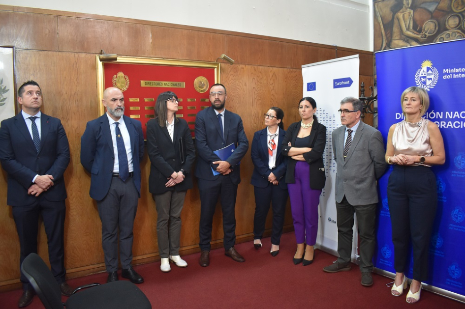 Entrega de certificados del curso Verificación documental en el marco del Punto Atenas Uruguay