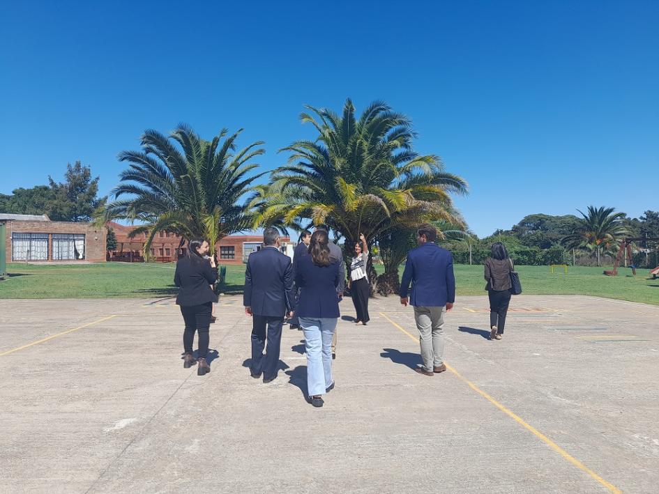Firma de proyecto Kusanone para mejoramiento edilicio del colegio "Los Rosales" Firma de proyecto Kusanone para mejoramiento edilicio del colegio "Los Rosales"