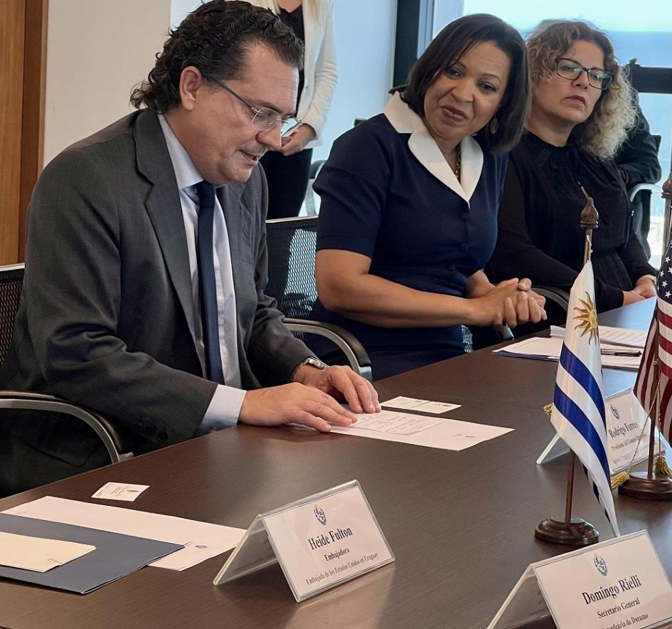 Firma de convenio entre OEA y AUCI en Torre Ejecutiva. Firma de convenio entre OEA y AUCI en Torre Ejecutiva.