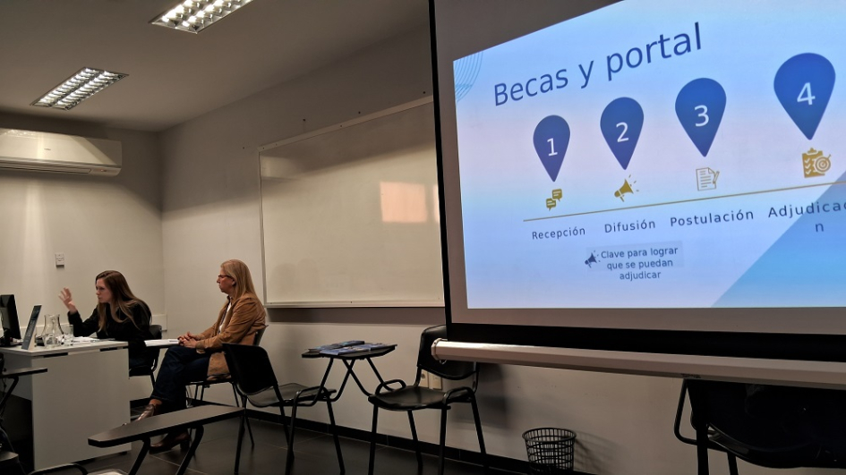 Charla en la sede del Cenur, ciudad de Tacuarembó