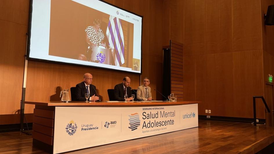 Seminario internacional “Salud Mental Adolescente: aportes a la estrategia nacional” Seminario internacional “Salud Mental Adolescente: aportes a la estrategia nacional”