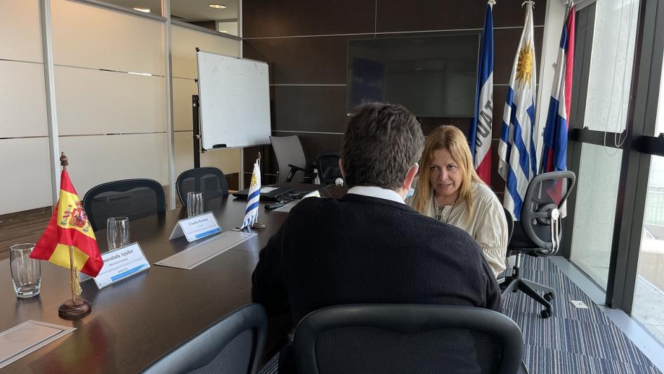 Inmaculada Aguilar Nacher con el periodista de la agencia EFE Inmaculada Aguilar Nacher con el periodista de la agencia EFE