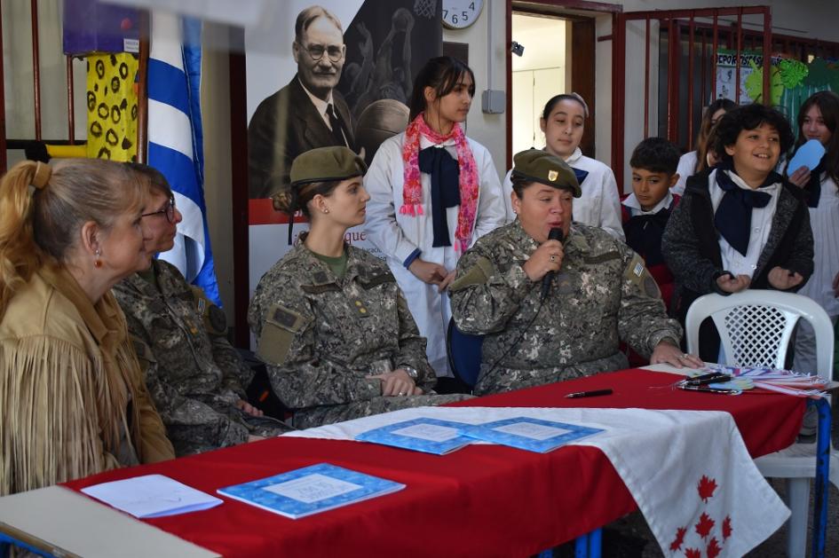 Compartiendo “Historias de Paz” en escuela Canadá 