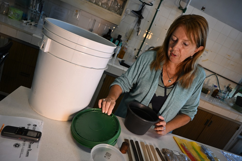 Entrevista la profesora, Mary Lopretti, en Facultad de Ciencias de la UdelaR.
