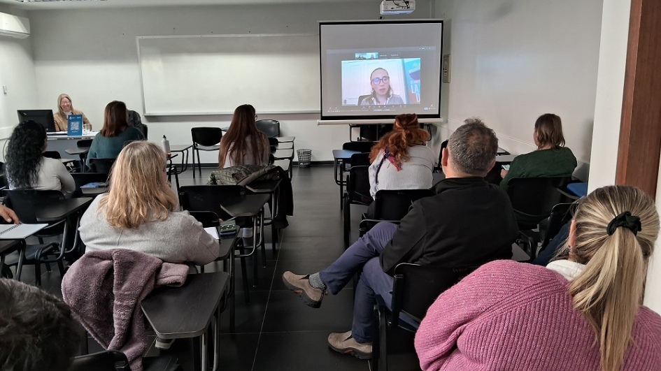 Charla en la sede del Cenur, ciudad de Tacuarembó