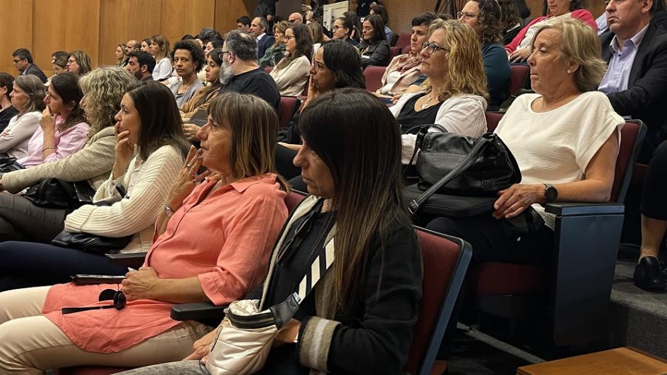 Seminario internacional “Salud Mental Adolescente: aportes a la estrategia nacional” Seminario internacional “Salud Mental Adolescente: aportes a la estrategia nacional”