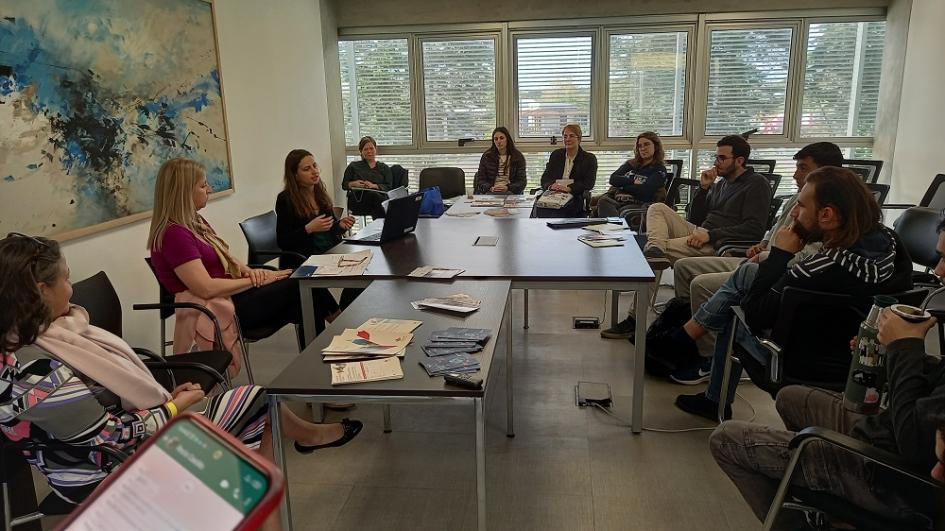 Charlas sobre oportunidades de estudio, formación, intercambio estudiantil y becas en Maldonado. Charlas sobre oportunidades de estudio, formación, intercambio estudiantil y becas en Maldonado.