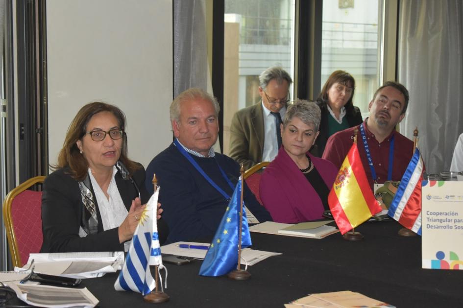 Reunión de trabajo entre representantes de España, Costa Rica y Uruguay.