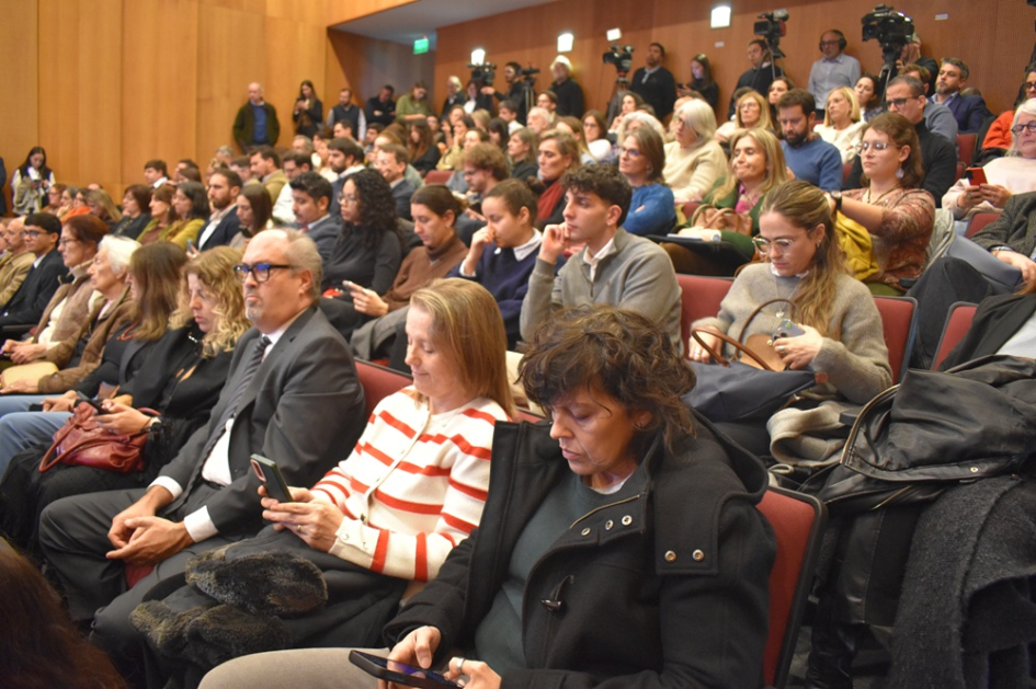 Conversatorio sobre Informe del PNUD "Democracias bajo presión"