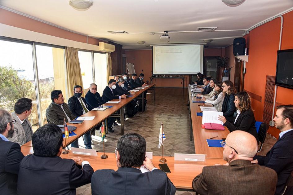 Bolivia y Uruguay intercambian conocimiento sobre energías renovables. Foto: MIEM.