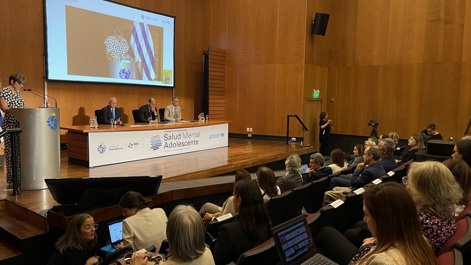 Seminario internacional “Salud Mental Adolescente: aportes a la estrategia nacional” Seminario internacional “Salud Mental Adolescente: aportes a la estrategia nacional”