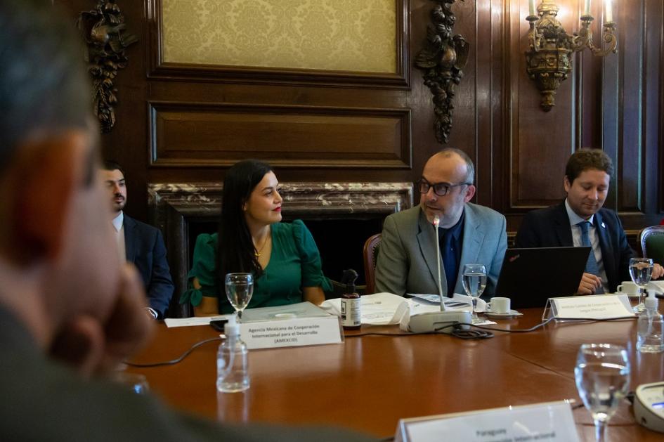 Primeras jornadas de intercambio de experiencias y buenas prácticas entre agencias. Primeras jornadas de intercambio de experiencias y buenas prácticas entre agencias.