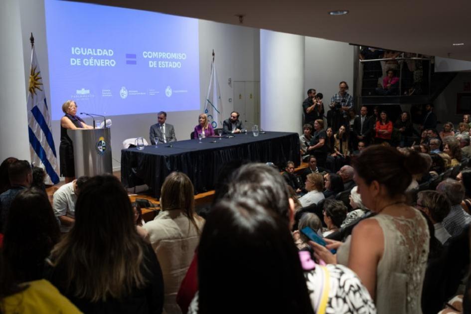 Autoridades nacionales en acto por el Día Internacional de las Mujeres, Torre Ejecutiva. Autoridades nacionales en acto por el Día Internacional de las Mujeres, Torre Ejecutiva.