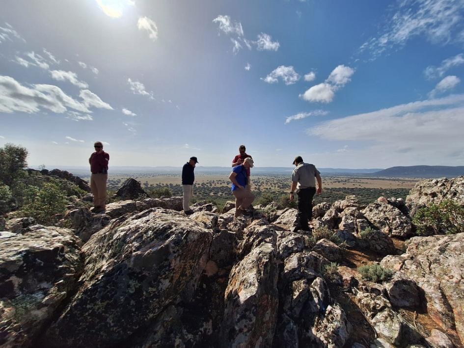 Equipos técnicos realizando visitas en el territorio en España.