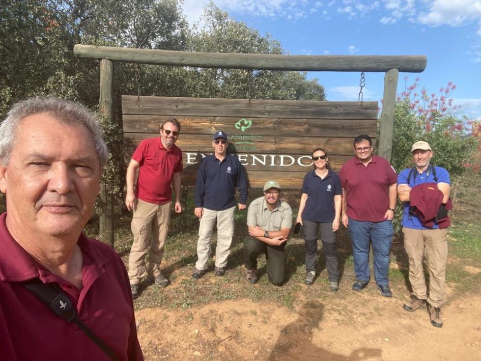 Equipos técnicos realizando visitas en el territorio en España.