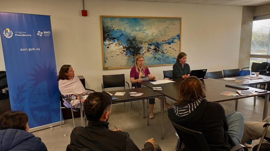 Charlas sobre oportunidades de estudio, formación, intercambio estudiantil y becas en Maldonado. Charlas sobre oportunidades de estudio, formación, intercambio estudiantil y becas en Maldonado.