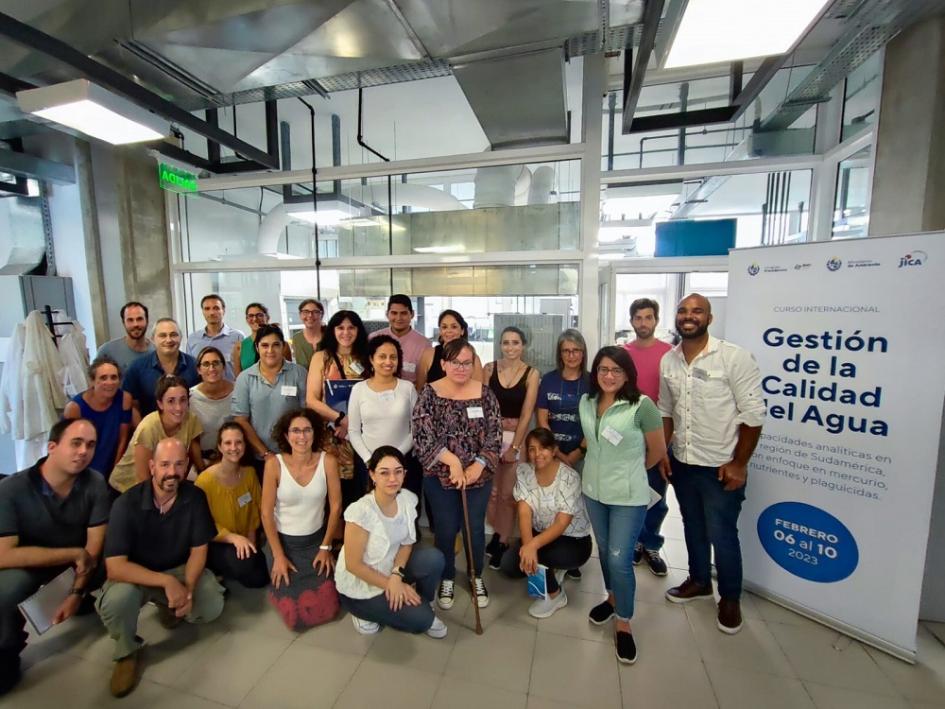 Participantes del curso en el LATU. 