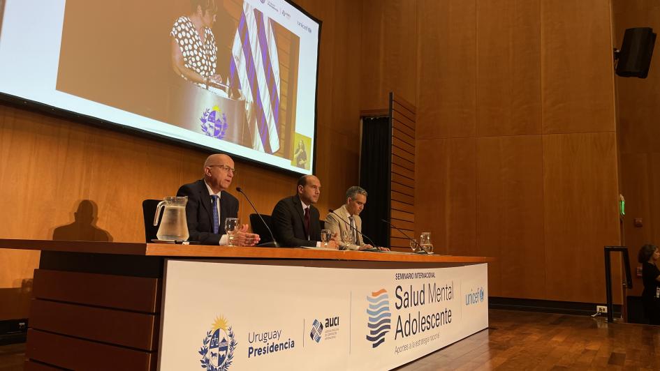Seminario internacional “Salud Mental Adolescente: aportes a la estrategia nacional” Seminario internacional “Salud Mental Adolescente: aportes a la estrategia nacional”