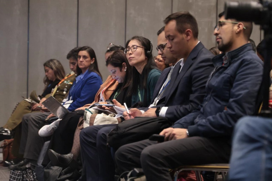 Panel 1: Construcción de paz desde un enfoque institucional y policial. Panel 1: Construcción de paz desde un enfoque institucional y policial.