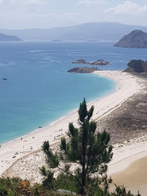 Equipos técnicos realizando visitas en el territorio en España.