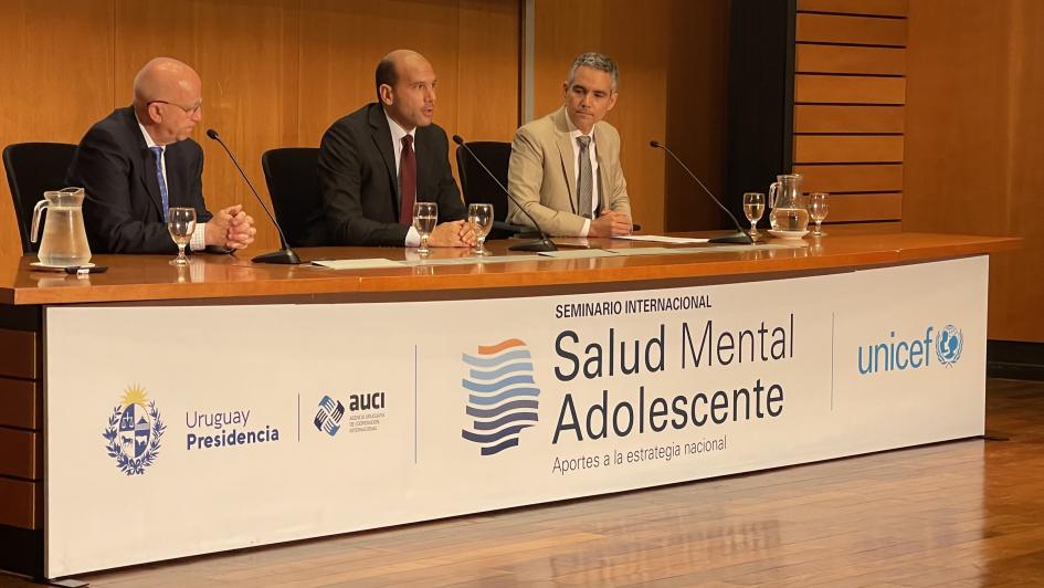 Seminario internacional “Salud Mental Adolescente: aportes a la estrategia nacional” Seminario internacional “Salud Mental Adolescente: aportes a la estrategia nacional”