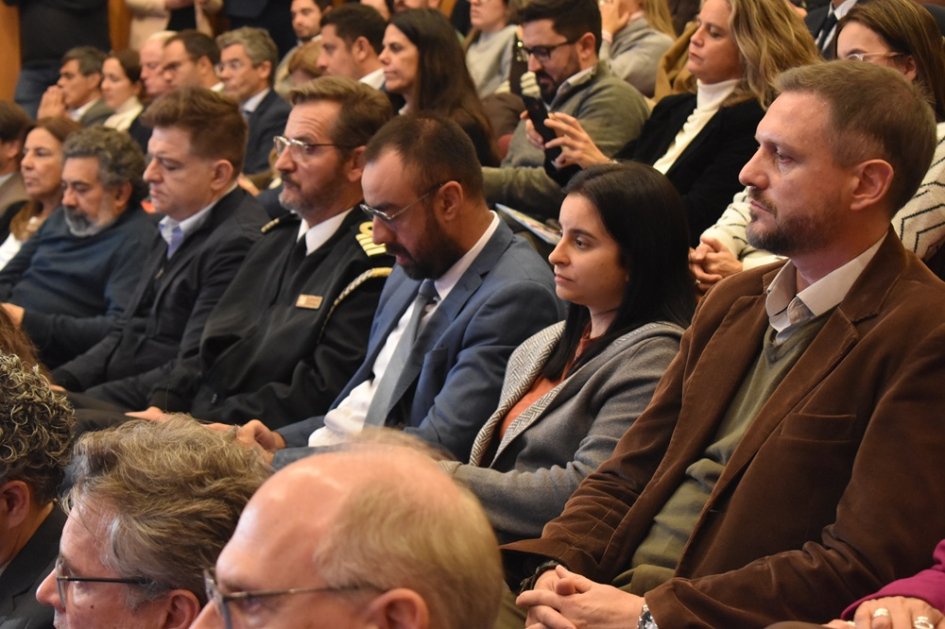 Conversatorio sobre Informe del PNUD "Democracias bajo presión"
