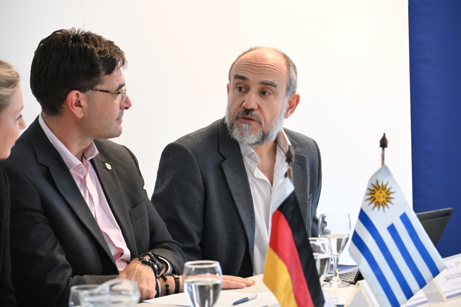 Encuentro Uruguay - Baviera en Torre Ejecutiva, Montevideo