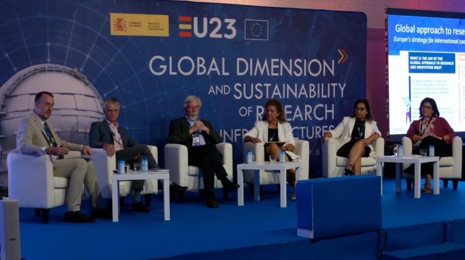 UE y ALC continúan trabajando para potenciar infraestructuras de investigación. UE y ALC continúan trabajando para potenciar infraestructuras de investigación.