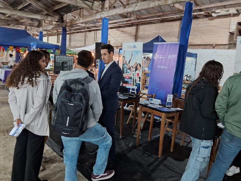 Embajadas, fundaciones y AUCI en Feria Agua y Patrimonio de Río Negro