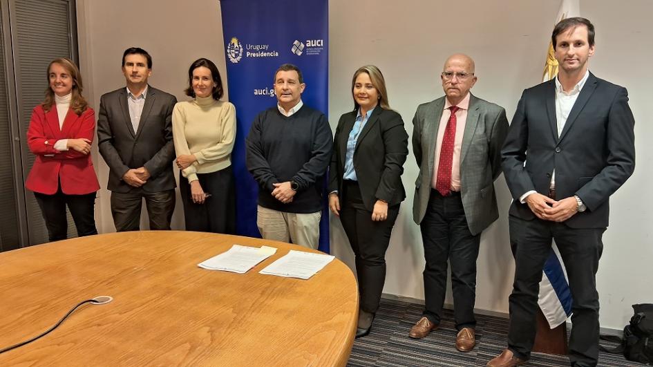 Intendencias de Rivera y Tacuarembó recibieron camiones en el marco de proyecto de economía circular Intendencias de Rivera y Tacuarembó recibieron camiones en el marco de proyecto de economía circular