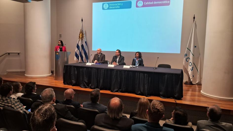 Presentación de las Buenas Prácticas de Uruguay en Torre Ejecutiva Presentación de las Buenas Prácticas de Uruguay en Torre Ejecutiva