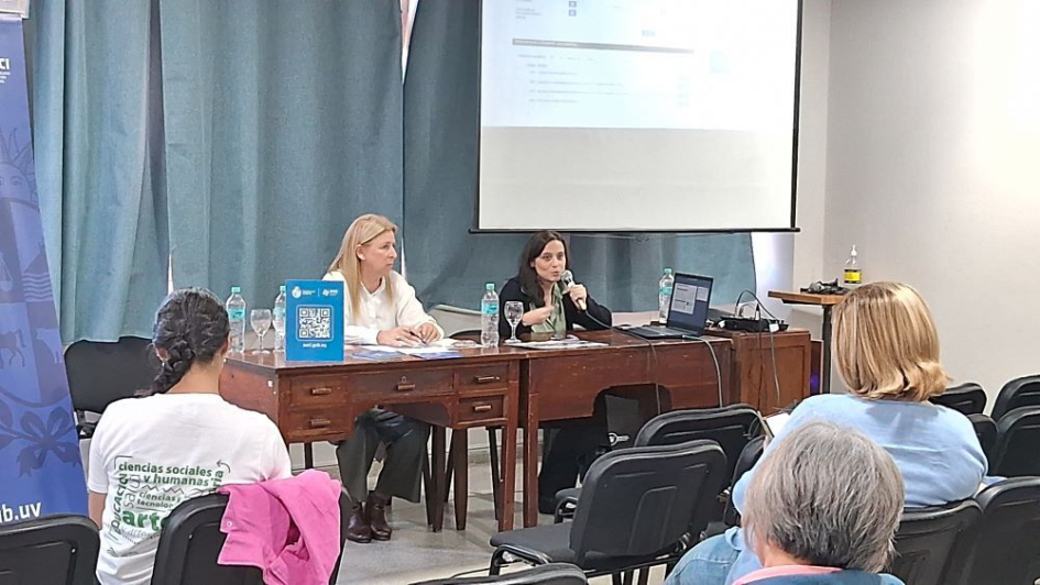Estudiantes y docentes de Paysandú recibieron información sobre oportunidades educativas