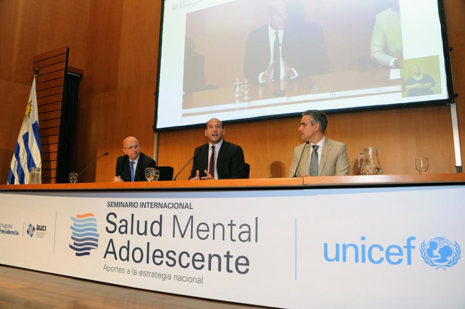 Mesa de apertura del seminario “Salud Mental Adolescente: aportes a la estrategia nacional” Mesa de apertura del seminario “Salud Mental Adolescente: aportes a la estrategia nacional”