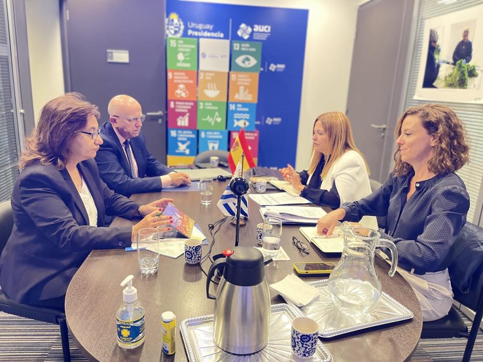 Reunión de trabajo con FECYT Reunión de trabajo con FECYT