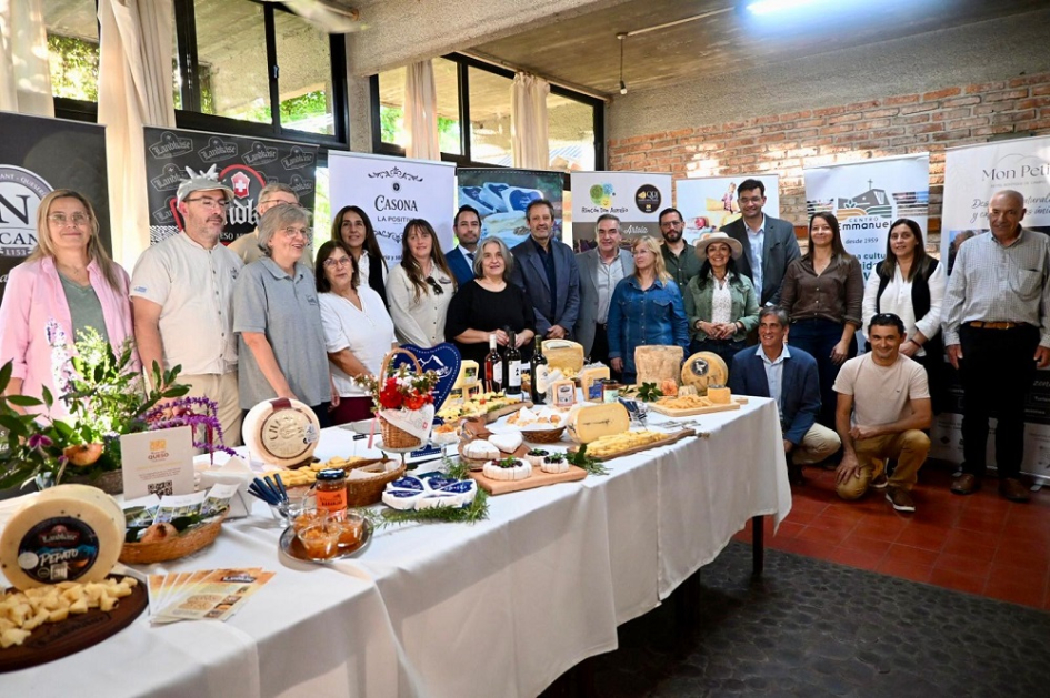 Presentación del proyecto "Rutas del Queso Colonia y Cotija" en Colonia Valdense