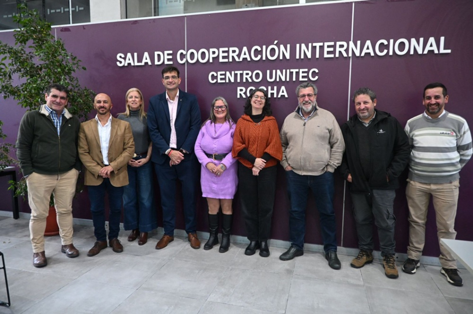 Reunión entre AUCI y representantes de Cooperación y Municipios de Rocha