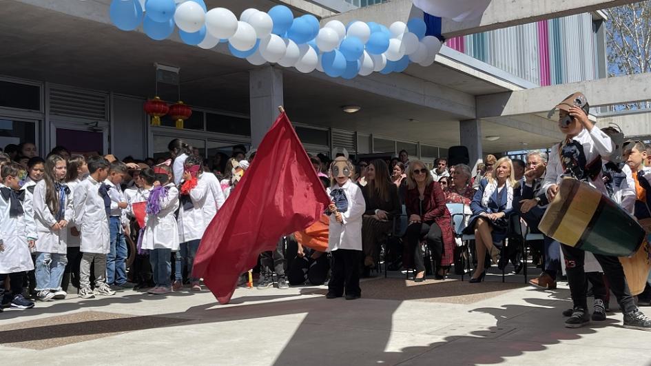 Inauguración de la escuela n.° 319, República Popular China Inauguración de la escuela n.° 319, República Popular China