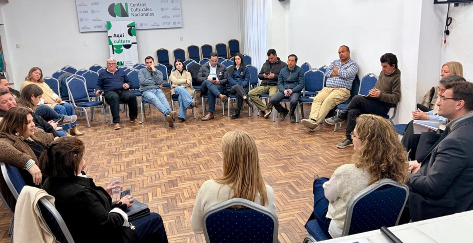 Encuentro entre equipos de AUCI, intendencia y municipios de Cerro Largo