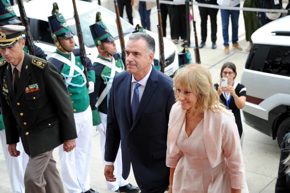 Llegada de Orsi y Cosse al Palacio Legislativo, Montevideo