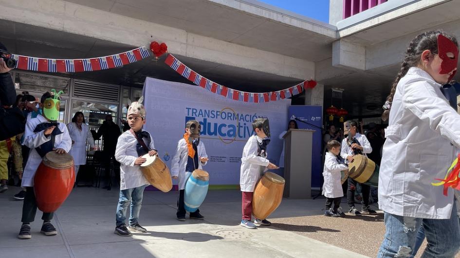 Inauguración de la escuela n.° 319, República Popular China Inauguración de la escuela n.° 319, República Popular China