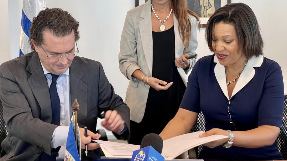 Firma de convenio entre OEA y AUCI en Torre Ejecutiva. Firma de convenio entre OEA y AUCI en Torre Ejecutiva.