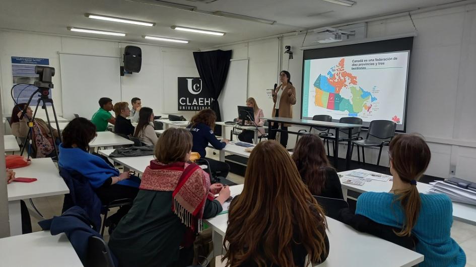 Charlas sobre oportunidades de estudio, formación, intercambio estudiantil y becas en Maldonado. Charlas sobre oportunidades de estudio, formación, intercambio estudiantil y becas en Maldonado.