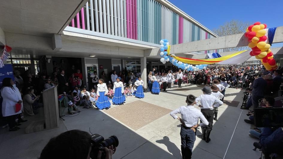 Inauguración de la escuela n.° 319, República Popular China