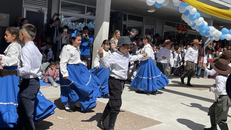 Inauguración de la escuela n.° 319, República Popular China