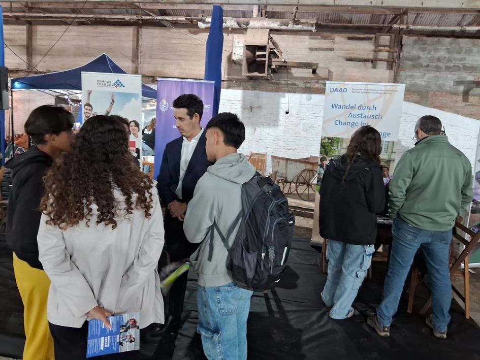Embajadas, fundaciones y AUCI en Feria Agua y Patrimonio de Río Negro Embajadas, fundaciones y AUCI en Feria Agua y Patrimonio de Río Negro
