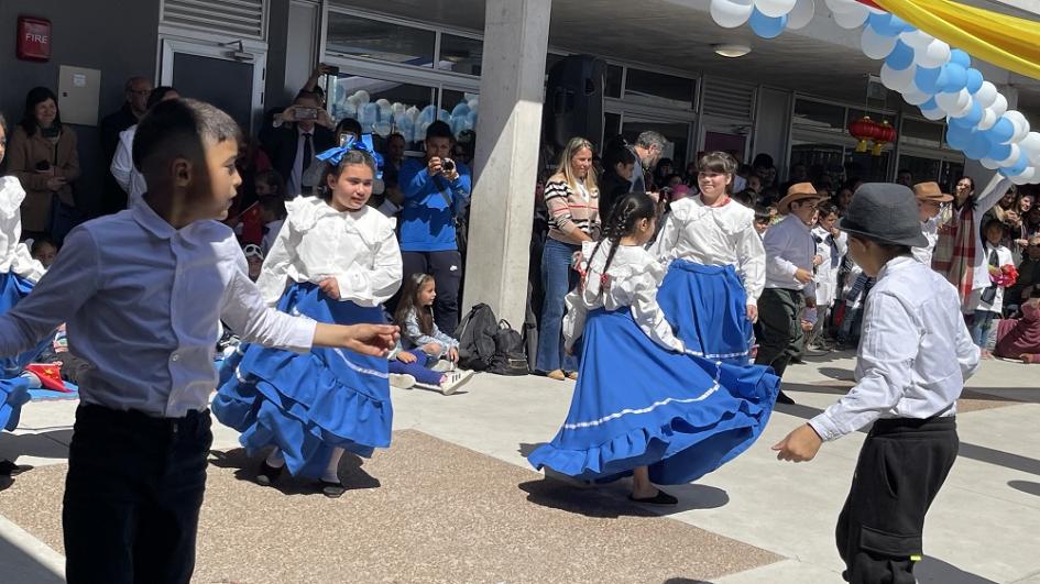 Inauguración de la escuela n.° 319, República Popular China