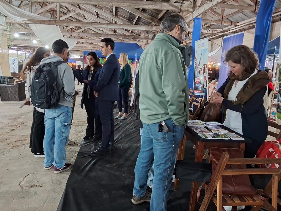 Embajadas, fundaciones y AUCI en Feria Agua y Patrimonio de Río Negro