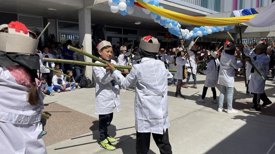 Inauguración de la escuela n.° 319, República Popular China Inauguración de la escuela n.° 319, República Popular China
