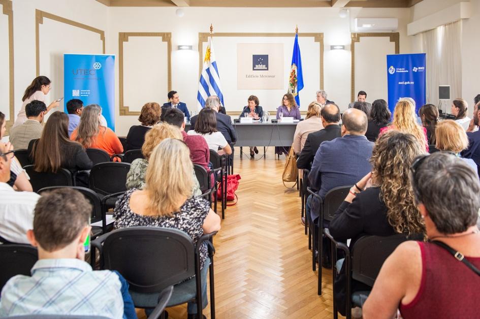 Entrega de títulos del Diploma Herramientas Digitales para el Turismo Entrega de títulos del Diploma Herramientas Digitales para el Turismo