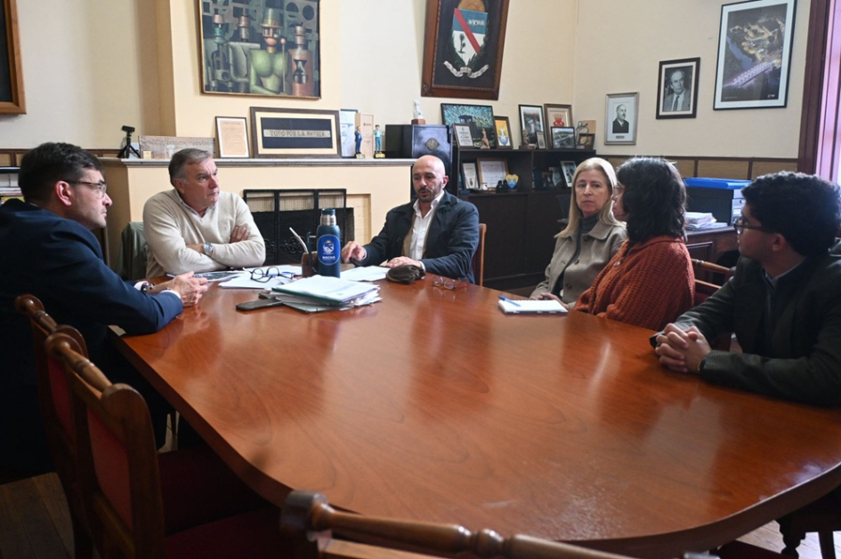 Reunión entre representantes de AUCI y la Intendencia de Rocha